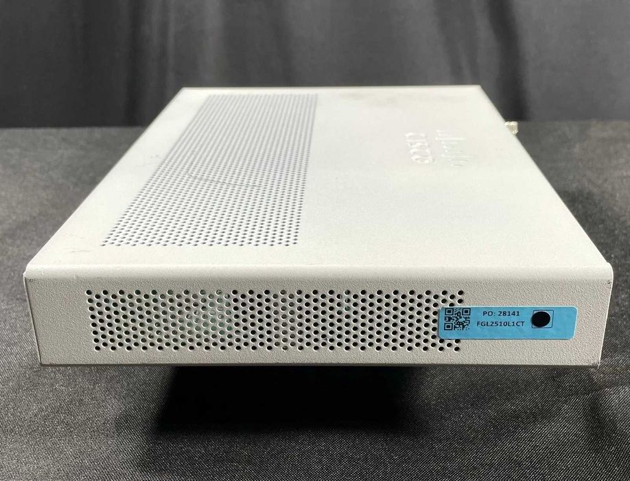 Router Cisco C1121-4PLTEP