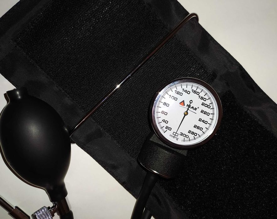 Тонометр механический. Измеритель артериального давления