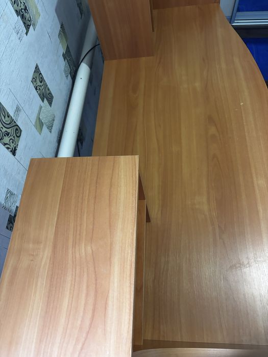 Продам стол для учебы