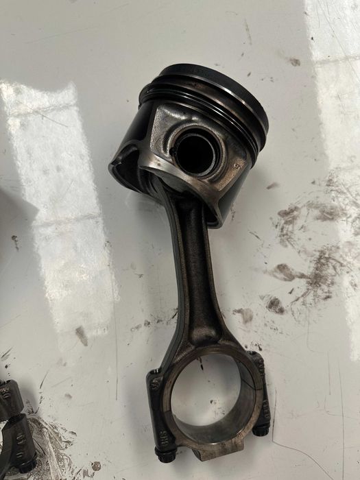 Pistões 2.0 Tdi bloco BKD 140cv