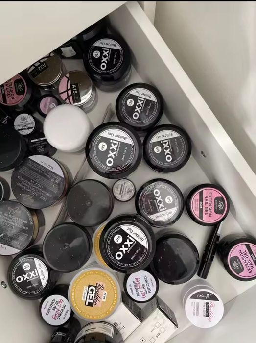 Vendo géis de construção , vernizes gel e glitters