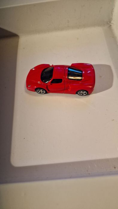 Model ferari enzo