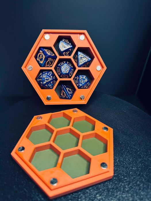 Dice Box - Hexagon vault, 7 dice, magnetic lid