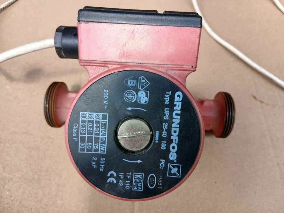 Pompa grundfos typ ups 25-40  180