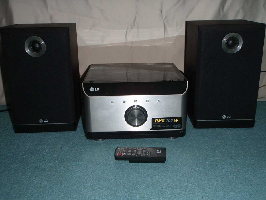 Micro Hi-Fi System  LG  ''XA-105'' z głośnikami i pilotem