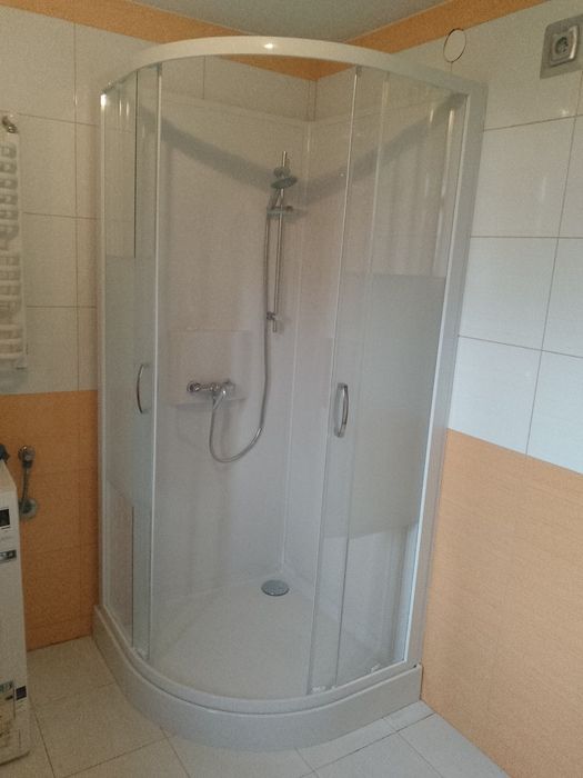 Montaż kabin prysznicowych Poznań dojazd w cenie usługi