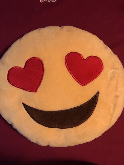 Almofada emoji fofinha