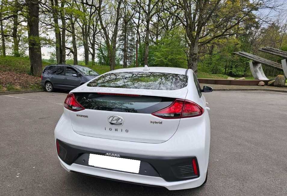 Hyundai IONIQ 2020 року
