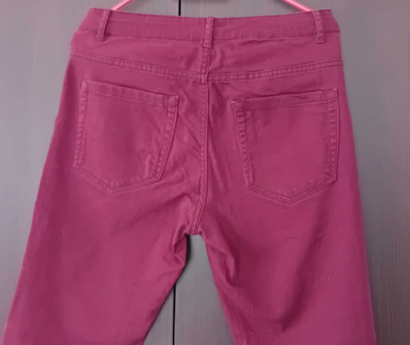 Spodnie damskie typu proste