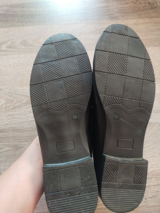 Шкіряні туфлі Massimo Dutti