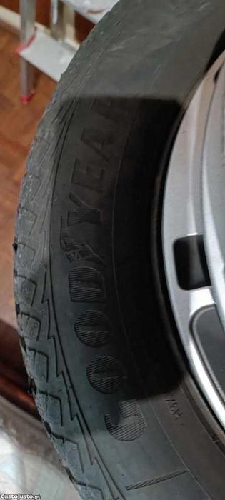 4 Jantes 16 Renault  5x114.3 com pneus Goodyear usados e tampas