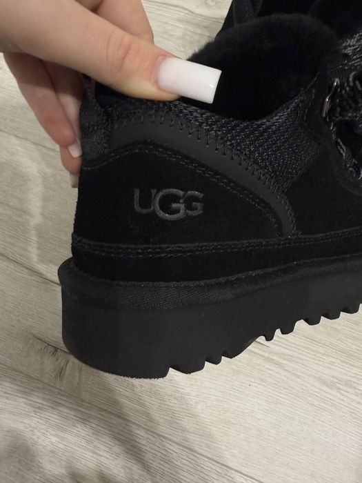 ugg lowmel black