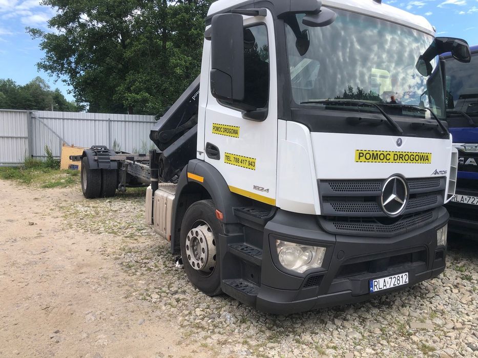 Mercedes-Benz Arocs antos atego pomoc drogowa  Pomoc drogowa laweta 1824 Hds HMF 1420 pilot