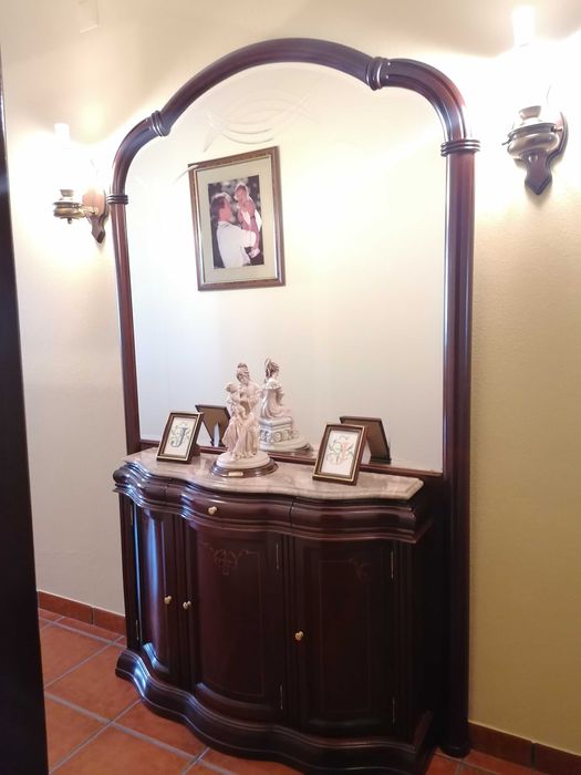 Sapateira de madeira