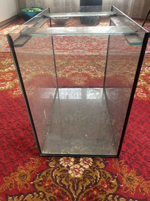 Продам аквариум 70-80 л.