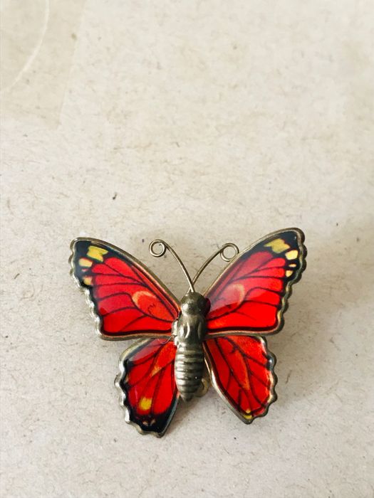 Broszka vintage motyl enamel