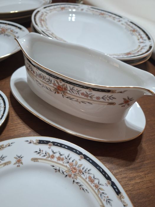 Conjunto de jantar e conjunto de café completo