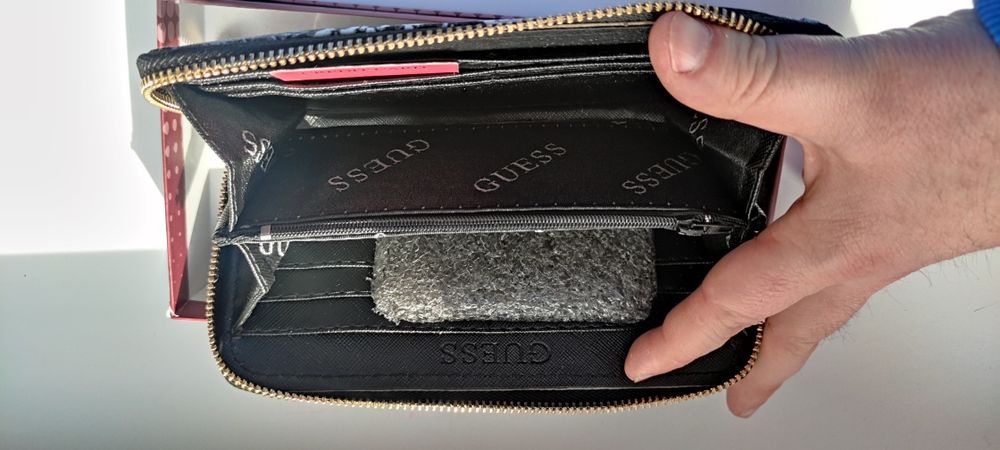 Nowy piękny portfel damski Guess