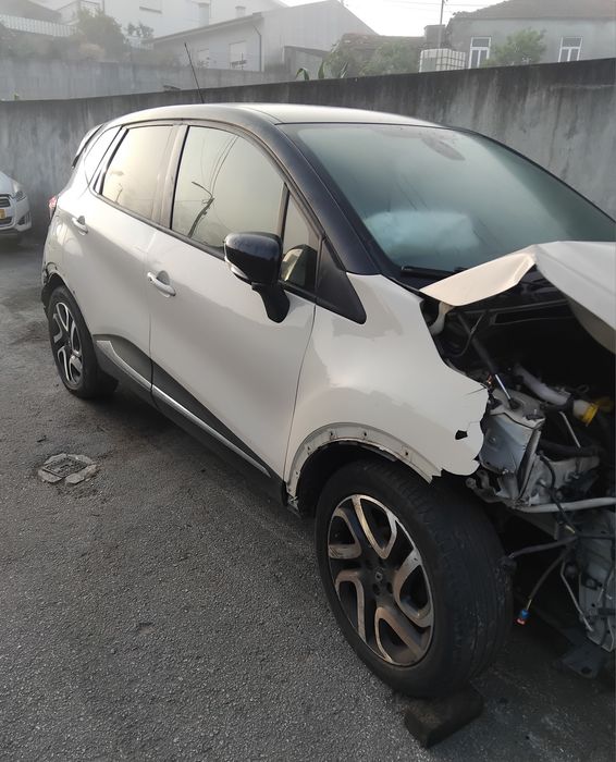 vendo Renault captur 0.9 TCE 90cv nacional 2015 acidentado salvado