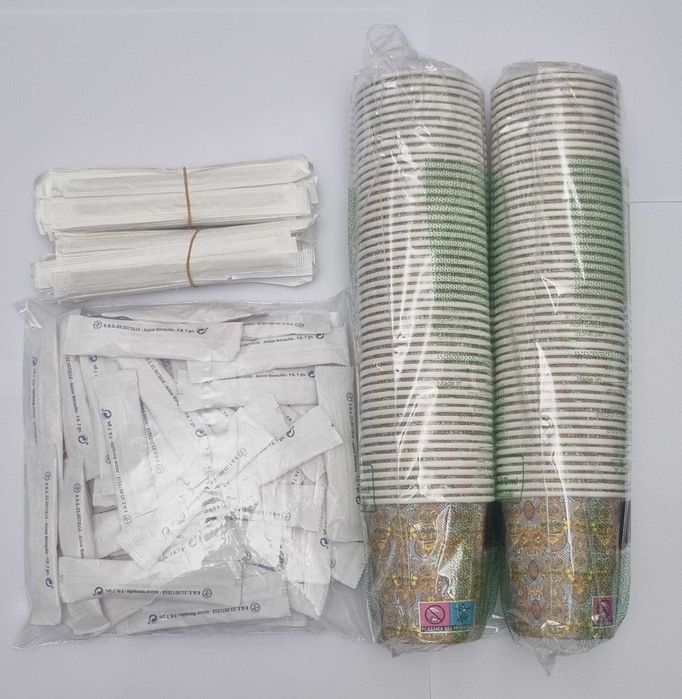 Kit Café Take Away | 100 Copos + 100 Açúcares + 100 Misturadores