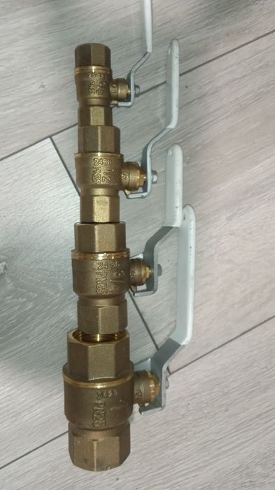 Продам краны шаровые.