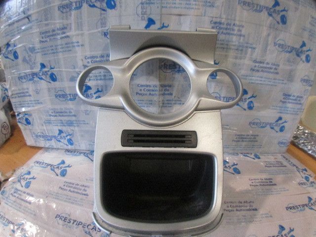 Moldura da consola central / rádio / aro FORD Fiesta VI (CB1, CCN)