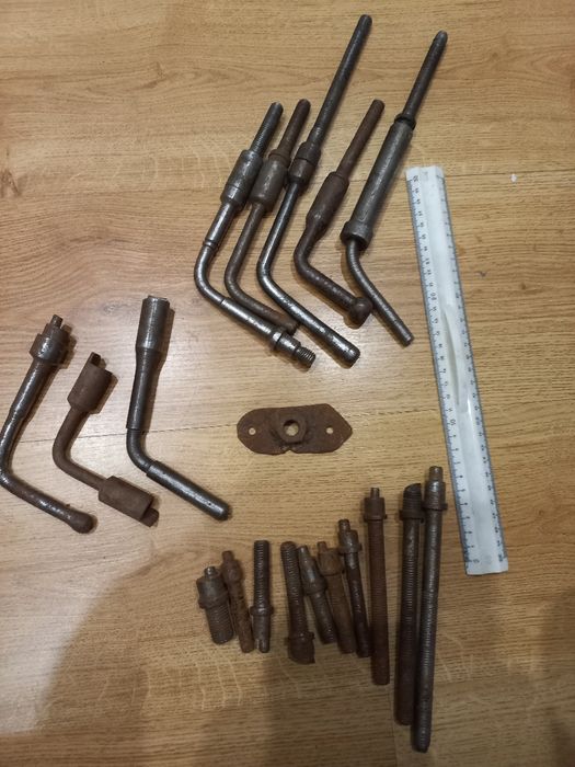 Ключ винтовой  замок накладнойи не только