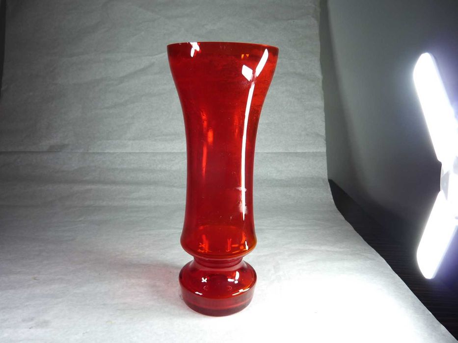 Wazon Kielich wykonany przez Hutę Szkła Sudety