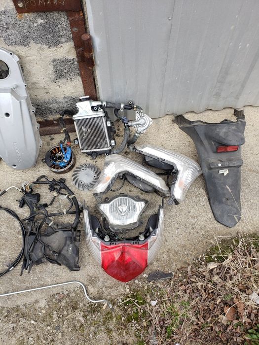 Продам двигун розборка запчастини скутер HONDA Sh 125сс 150і 300і