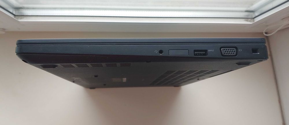 Dell Latitude 5590 15.6" i5-8350u 3.6GHz 8GB ssd 256GB