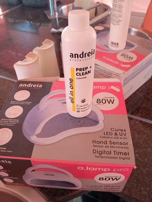 Lâmpada de unhas da marca Andreia