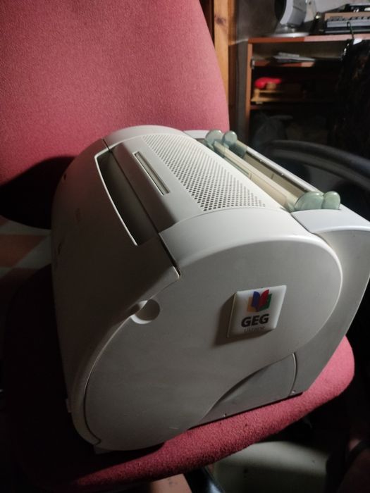 Продам комплект! Лазерный принтер Canon Laser Shot LBP-1120+ струйный принтер Kodak + подставка!