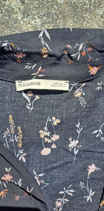 Vestido florido preto Pull &Bear S