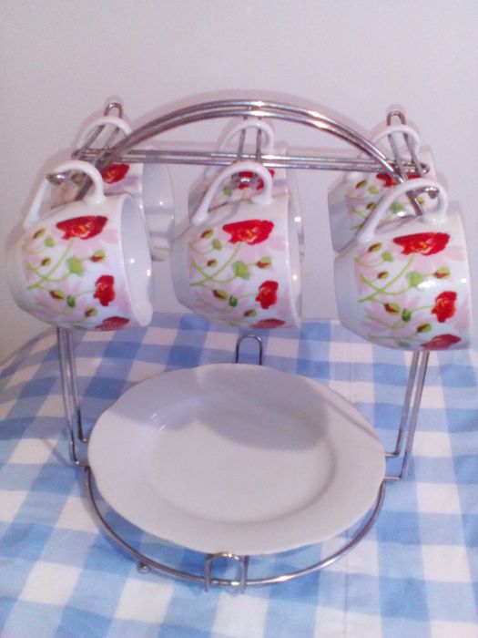 Кофейные чашечки с подставкой