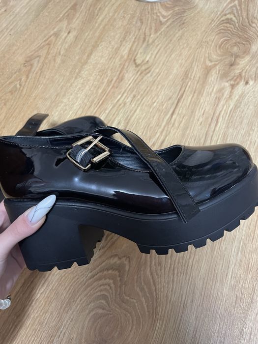 туфли в идеальном состоянии 37-38 размер