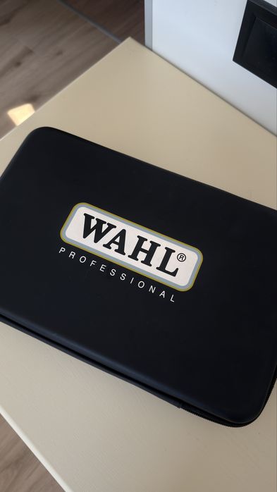 Набір машинок Wahl Cordless Combo: Super Taper Cordless Black + Beret Stealth у кейсі