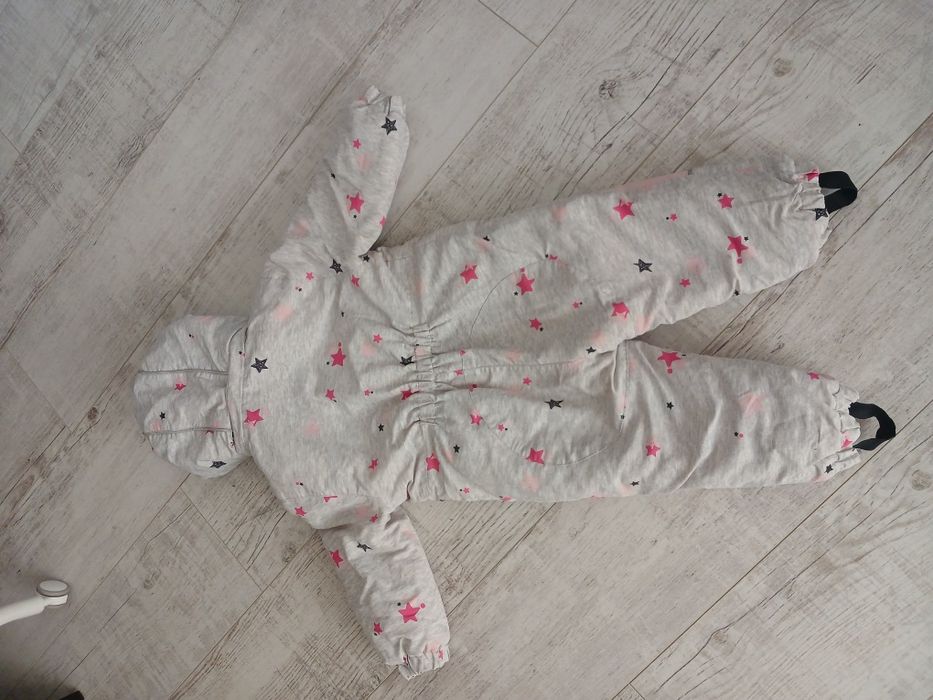 Продам зимовий комбінезон для дівчинки 80