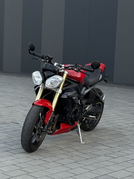 Triumph street triple 675 (2015)
