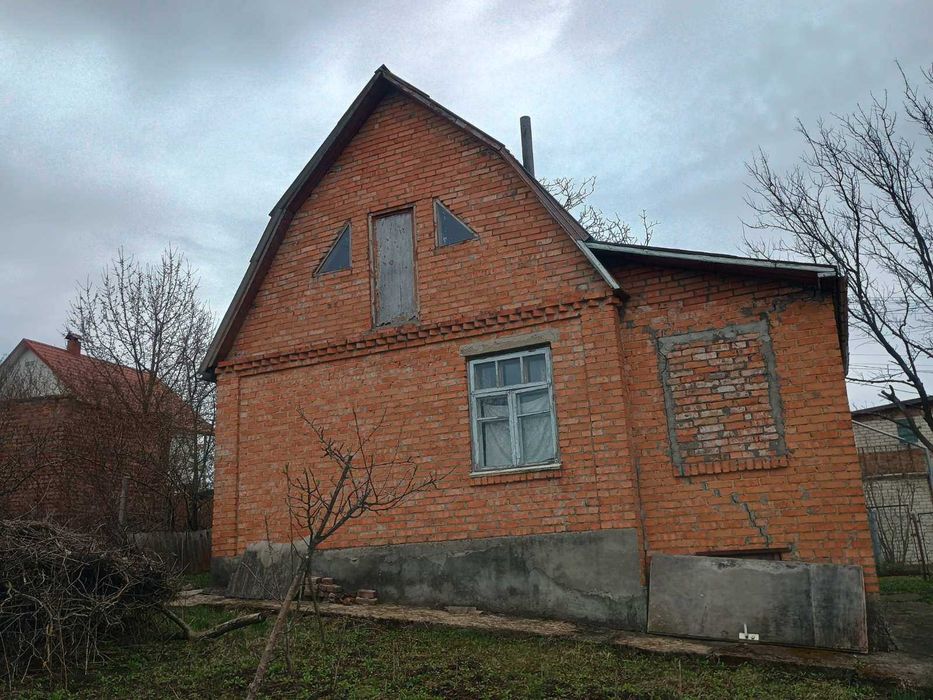 Дубово — будинок з ділянкою 6 соток