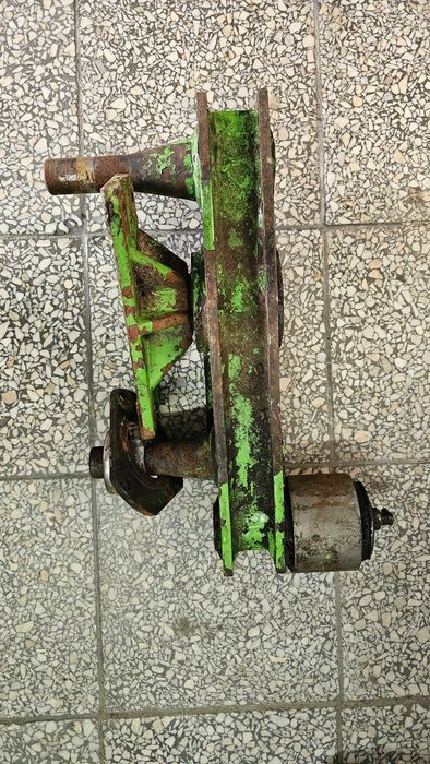 Wspornik podsiewacza Deutz Fahr 1600_4344