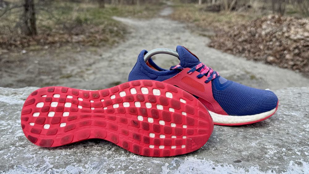 Жіночі бігові кросівки Adidas Pure Boost X