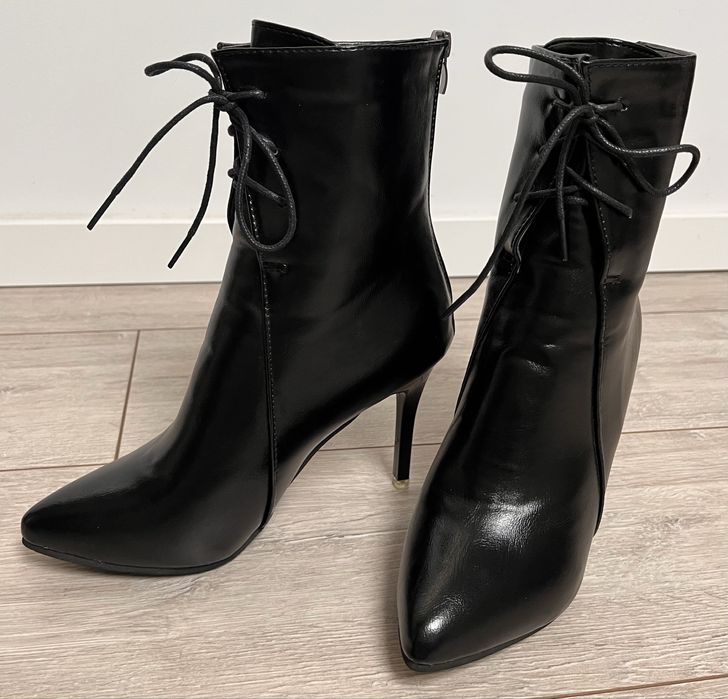 Wiązane Botki roz. 37 jak nowe