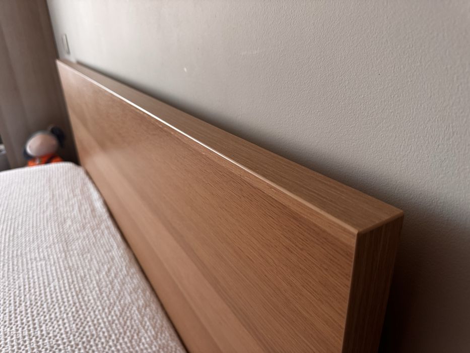 Cama + Mesinha de Cabeceira