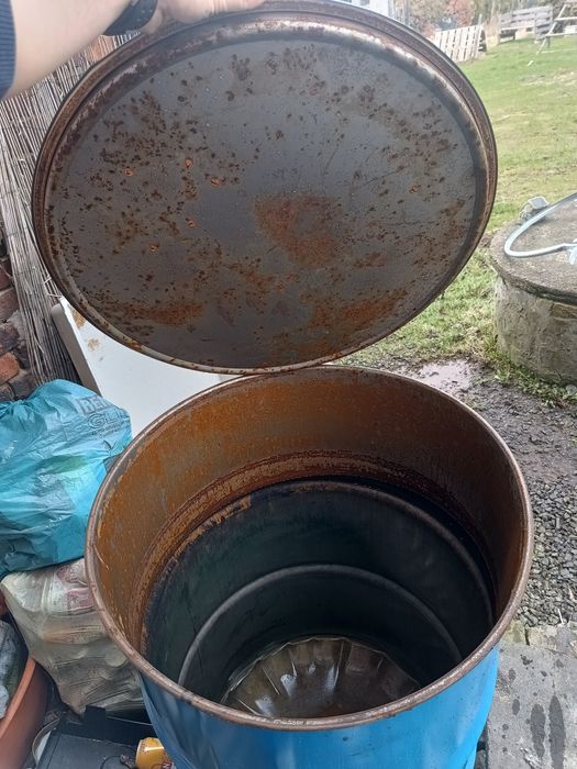 Beczka 200L z klamrą