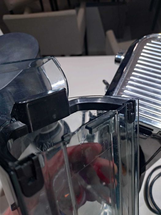 Ekspres do kawy kolbowy DeLonghi Dedica Style EC685.M + Yoer Mulino Ok