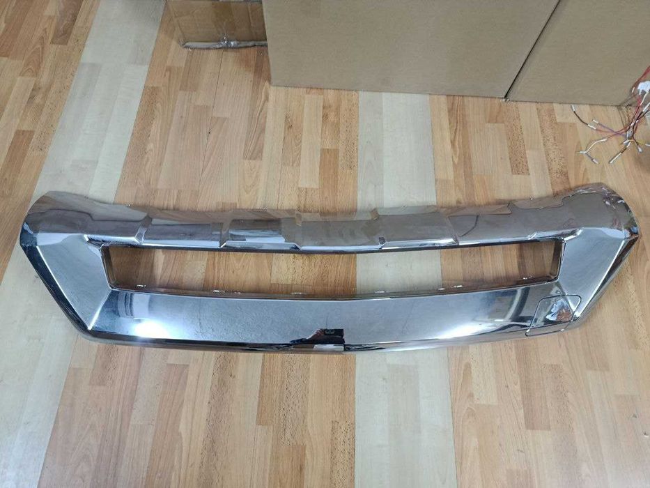 A1668858625 хром накладка на передний бампер амг Mercedes ML W166 amg