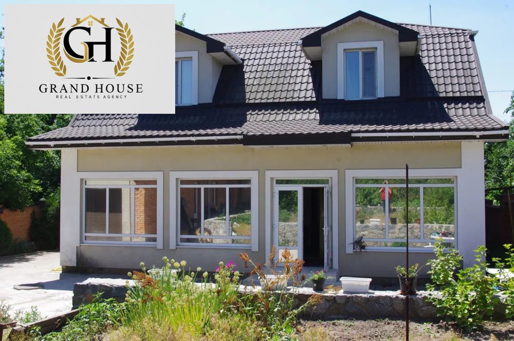 Продам неймовірний будинок біля річки на Лелеківці.