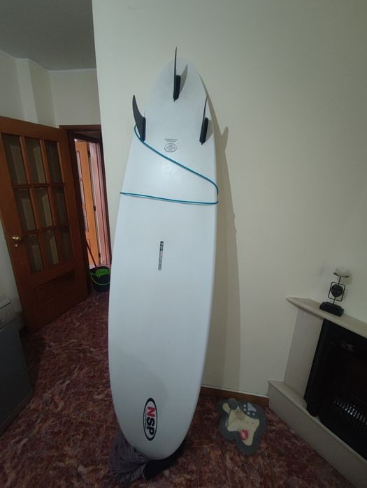 Prancha de Surf NSP 7'2" (Epóxi) - Ideal para Iniciantes / Evolução
Descrição: Vendo prancha NSP 7'2" em excelente estado. Construção em Epóxi, muito