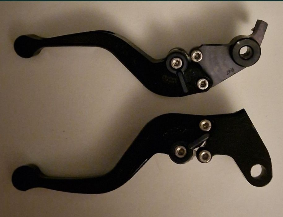 Manetes curtas Titax