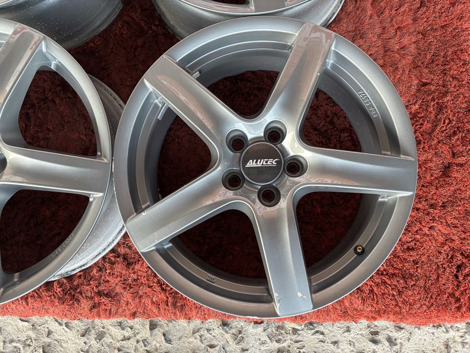 Volkswagen Passat Golf Jetta Skoda Octavia Seat R18 5x112
